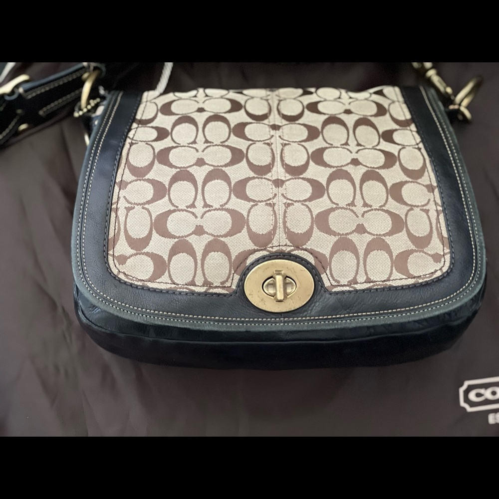 ✨COACH ✨ Signature Jacquard Logo Canvas Messenger Bag Brown F0768-11147